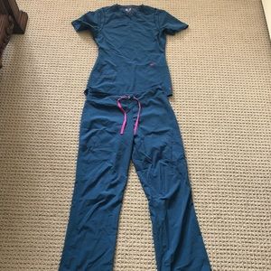 Smitten Scrubs in Teal